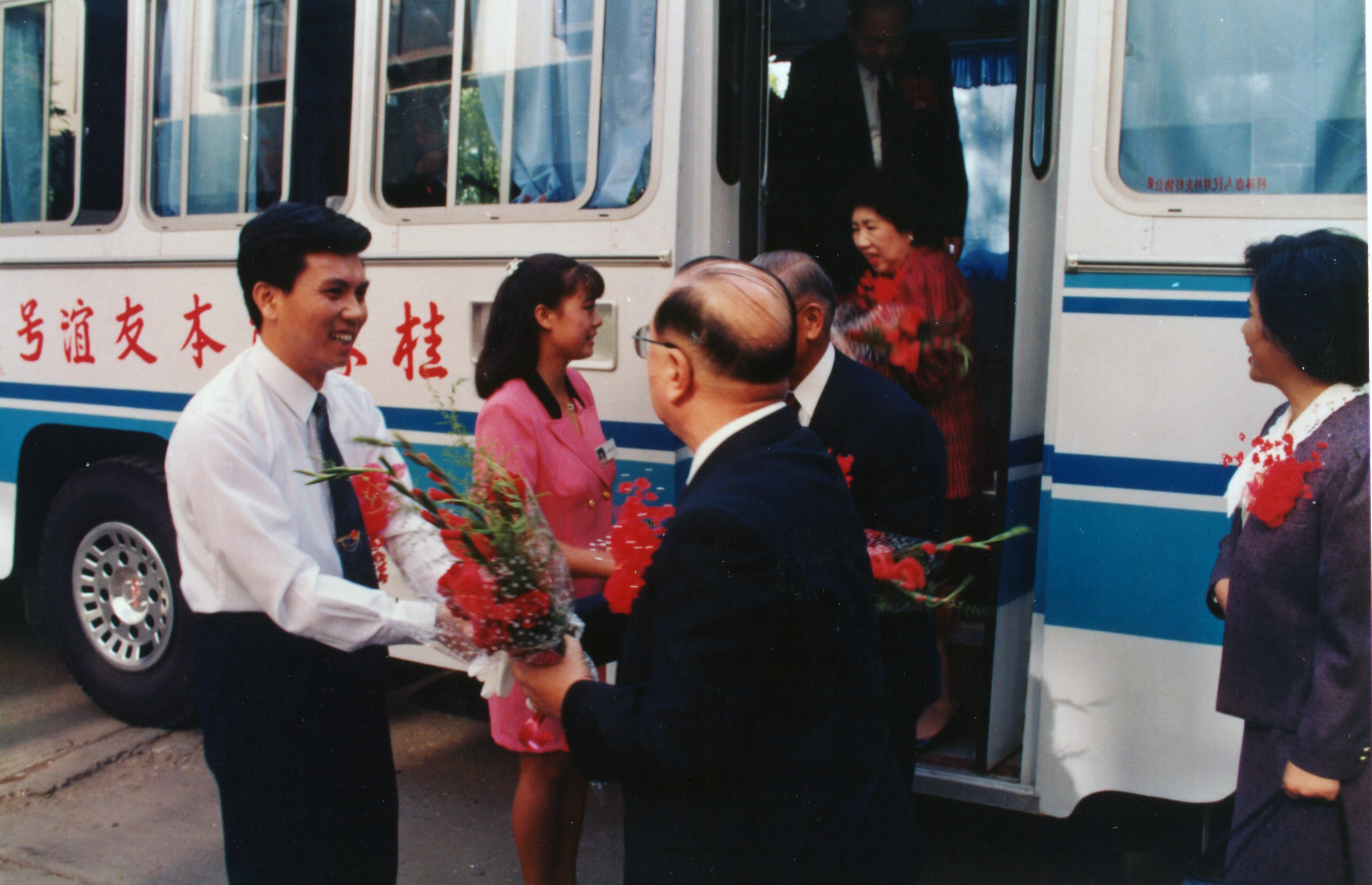 桂林市市長與熊本市市長乘坐熊本號(hào)車！.jpg